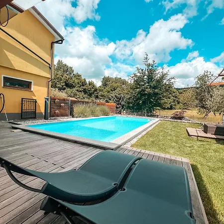 アパート Olive Garden Family With Private Pool